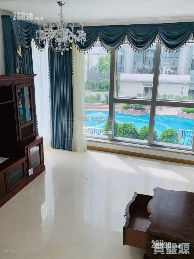 Stars By The Harbour Rental 2,188 ft²