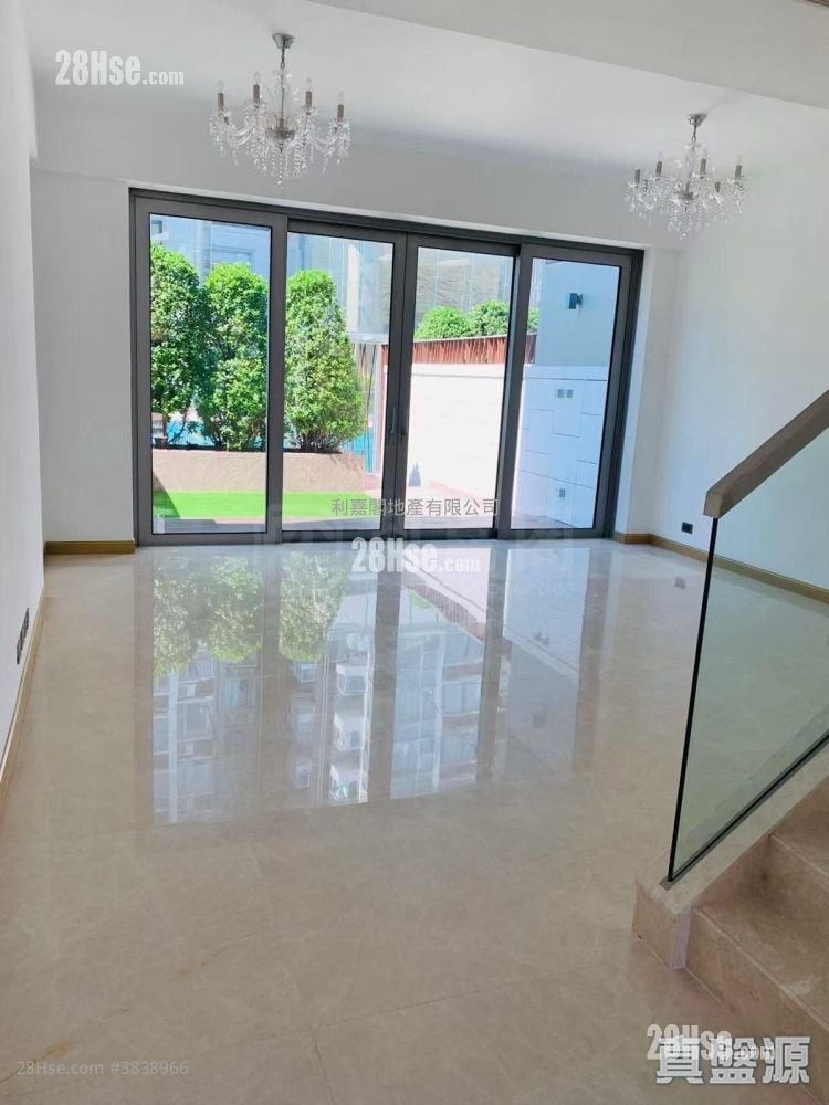 Stars By The Harbour Rental 2,188 ft²