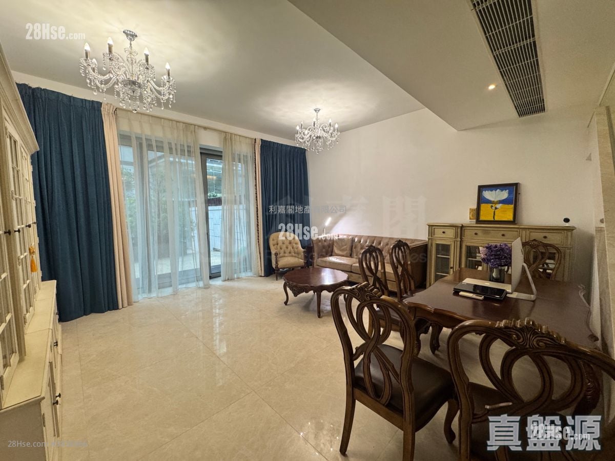 Stars By The Harbour Rental 2,188 ft²