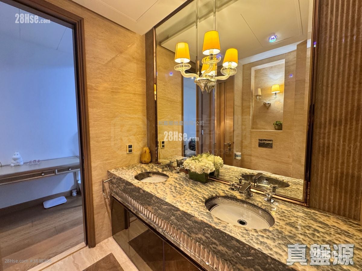 Stars By The Harbour Rental 2,188 ft²