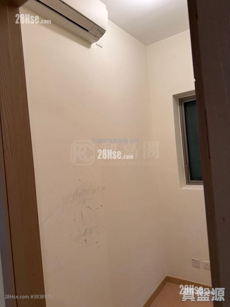 Grand Central Rental 3 Bedrooms , 1 Bathroom 599 ft²