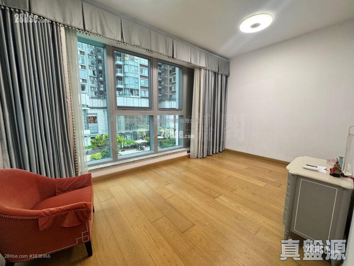 Stars By The Harbour Rental 2,188 ft²