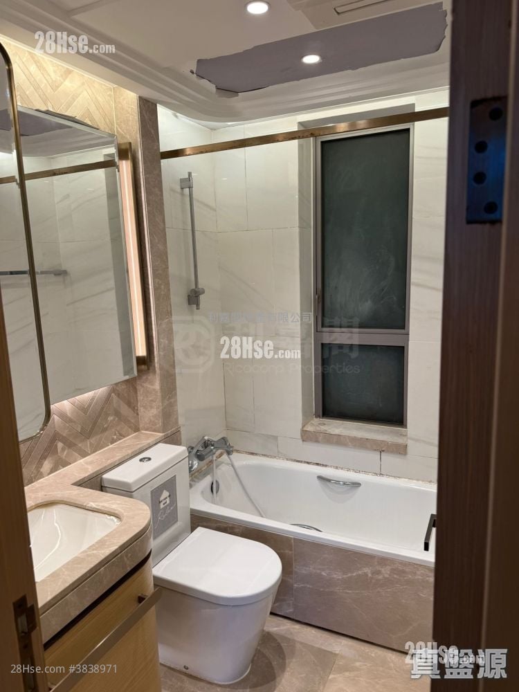Grand Central Rental 3 Bedrooms , 1 Bathroom 599 ft²