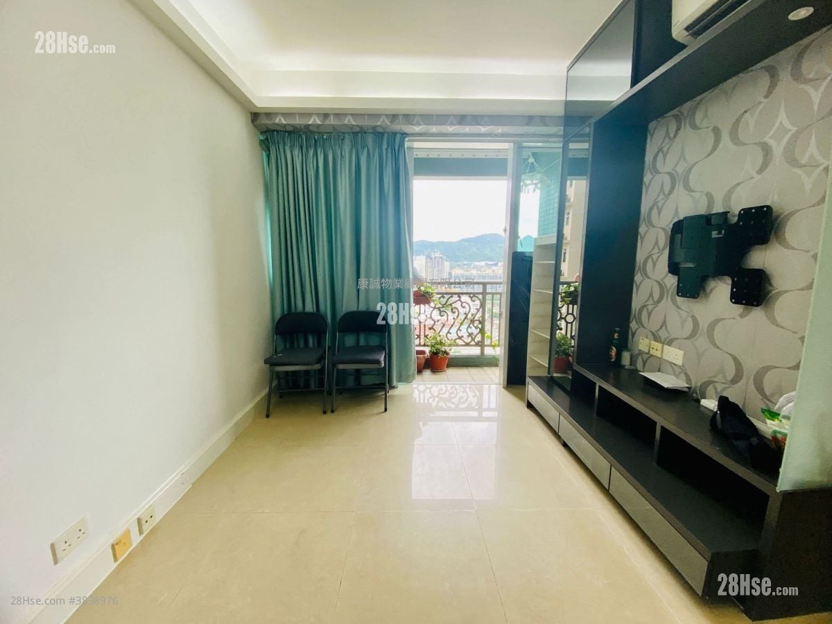 Metro Town Rental 2 Bedrooms , 1 Bathroom 476 ft²