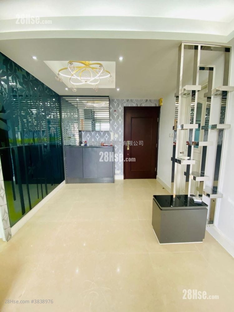 Metro Town Rental 2 Bedrooms , 1 Bathroom 476 ft²