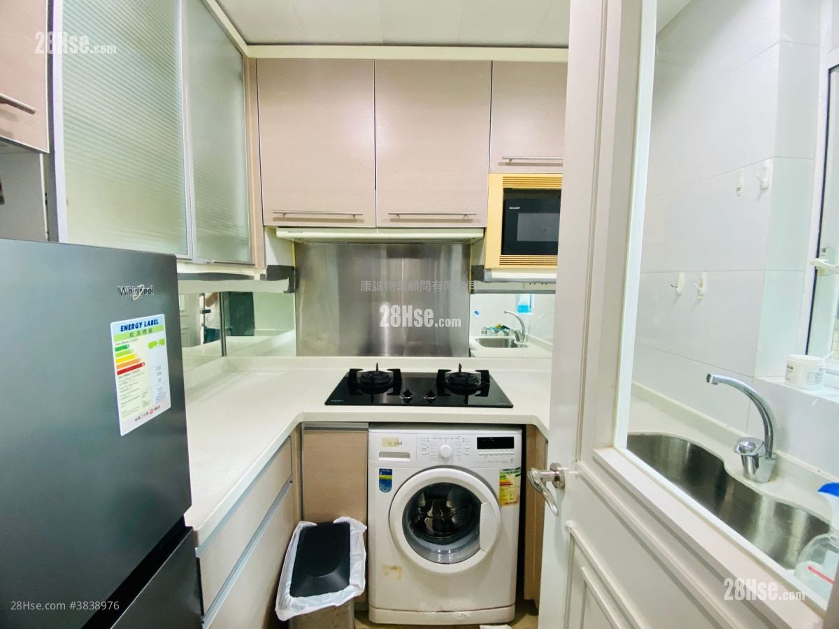 Metro Town Rental 2 Bedrooms , 1 Bathroom 476 ft²