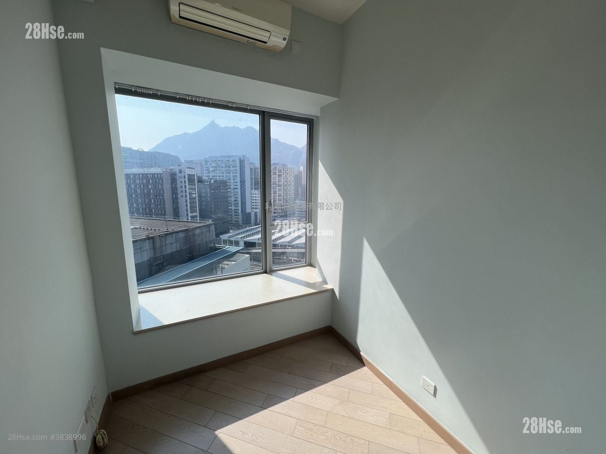 Century Gateway Sell 2 Bedrooms , 1 Bathroom 484 ft²