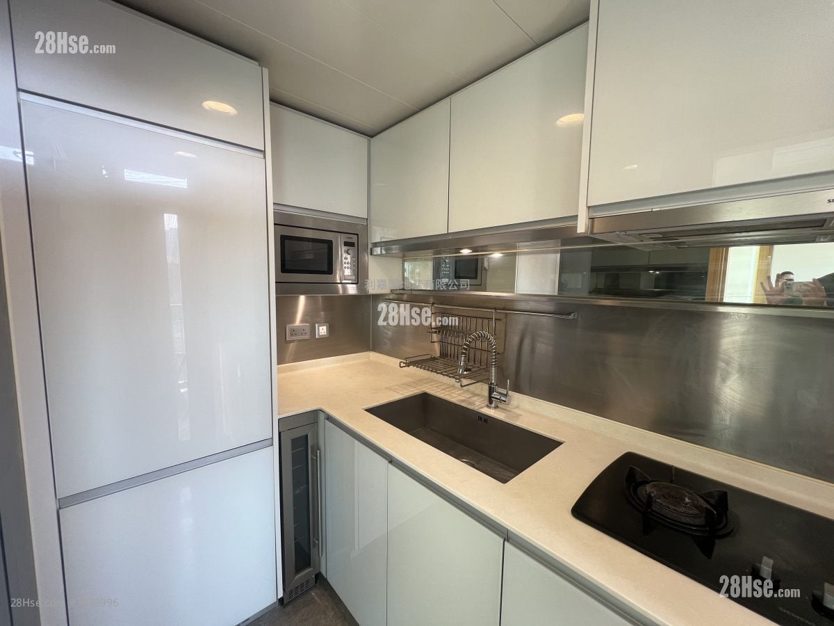 Century Gateway Sell 2 Bedrooms , 1 Bathroom 484 ft²