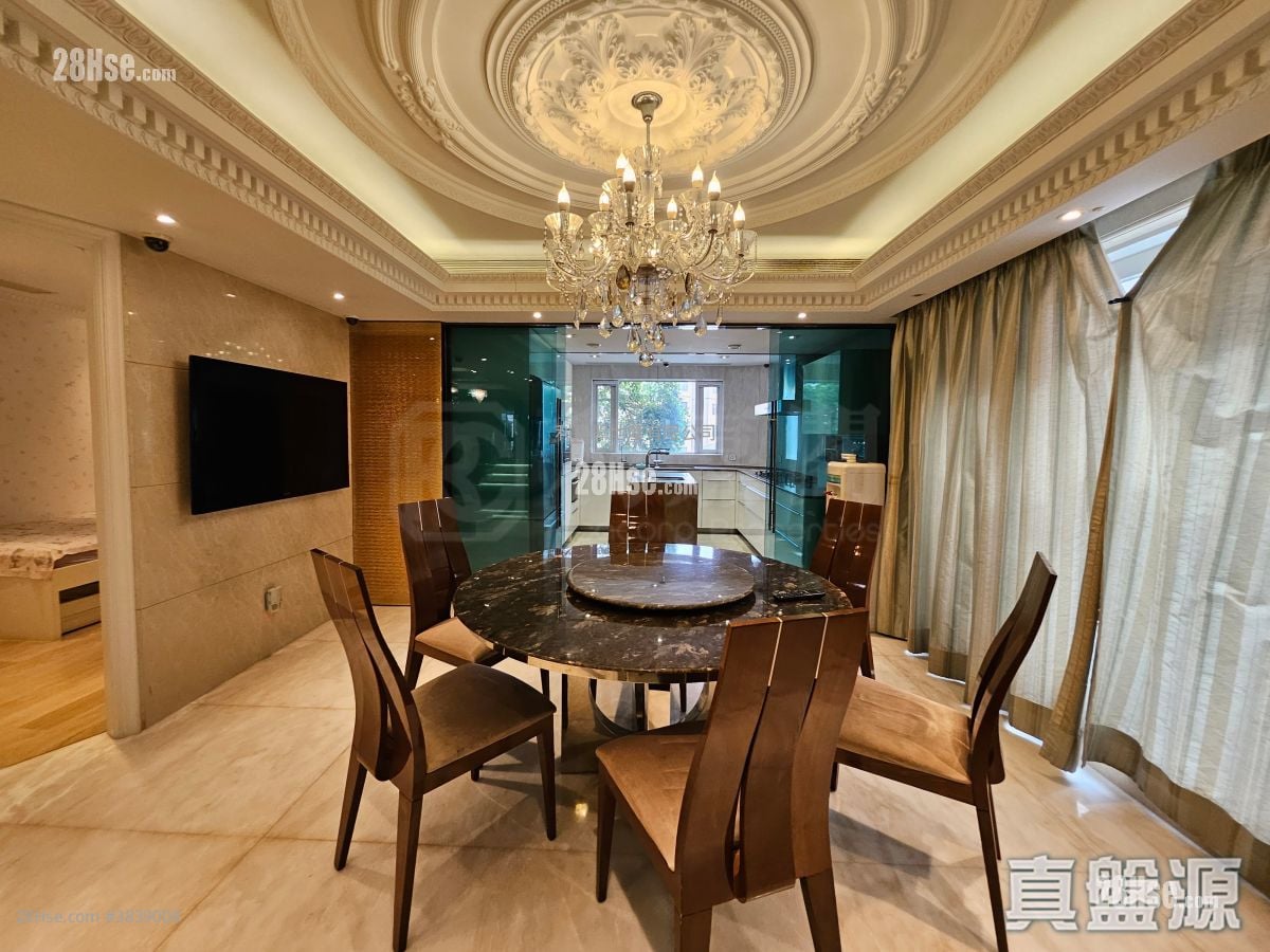 Silver Crest Sell 5+ Bedrooms , 4 Bathrooms 3,256 ft²