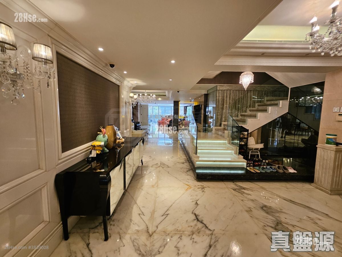 Silver Crest Sell 5+ Bedrooms , 4 Bathrooms 3,256 ft²