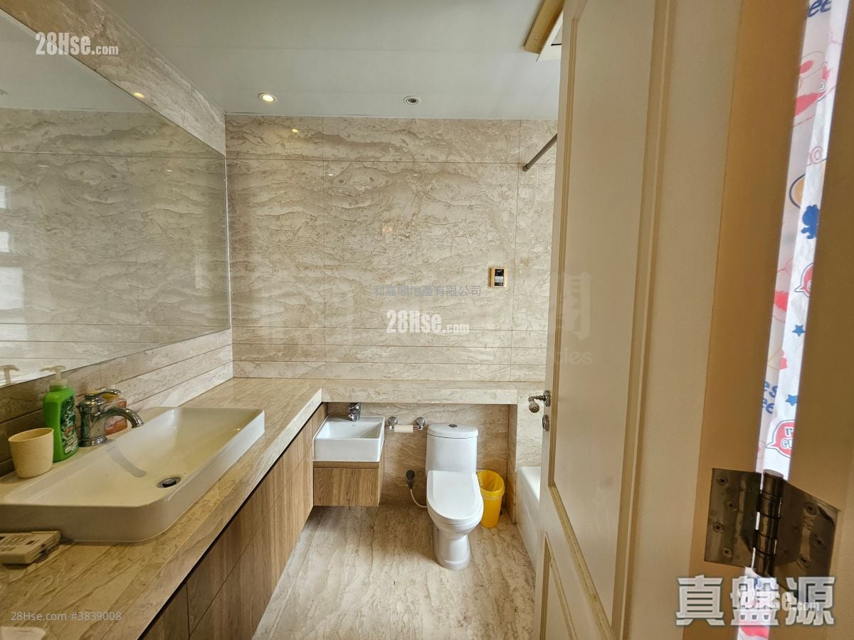 Silver Crest Sell 5+ Bedrooms , 4 Bathrooms 3,256 ft²