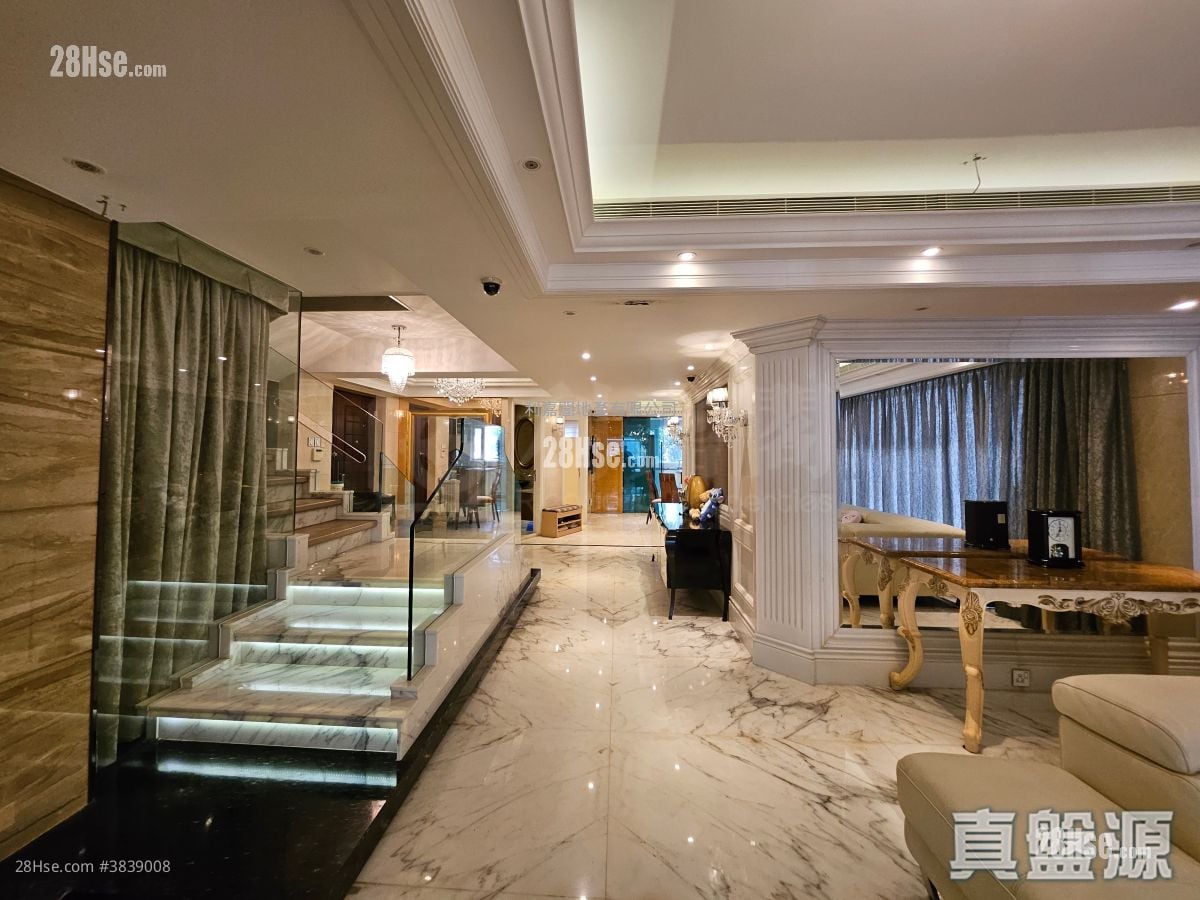 Silver Crest Sell 5+ Bedrooms , 4 Bathrooms 3,256 ft²