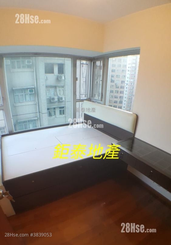 Paradise Square Sell 3 Bedrooms , 1 Bathroom 546 ft²