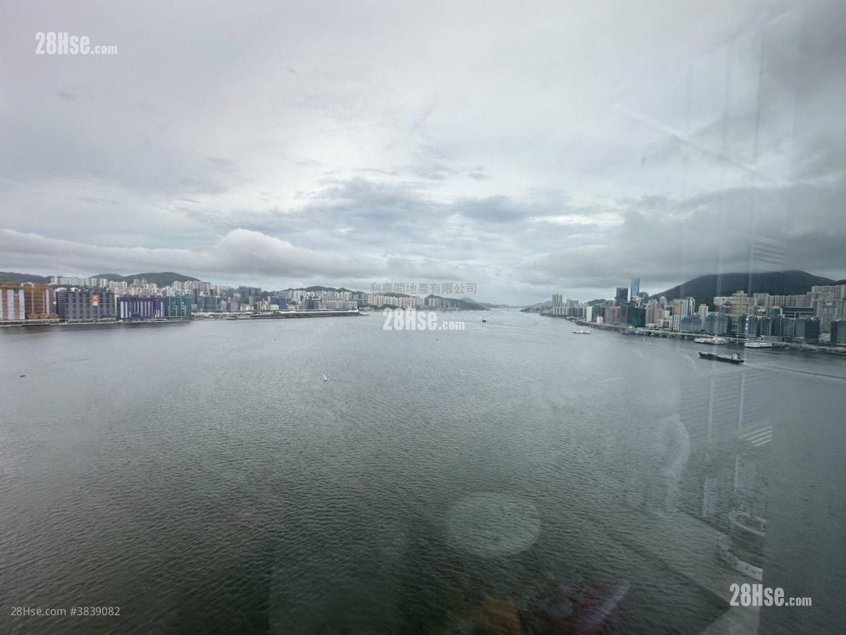 Harbourfront Landmark Sell 4 Bedrooms 1,580 ft²