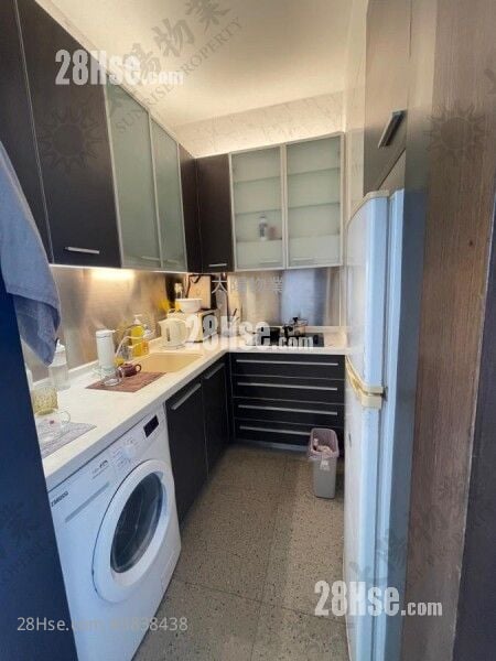 The Metropolis Residence Sell 2 Bedrooms 488 ft²