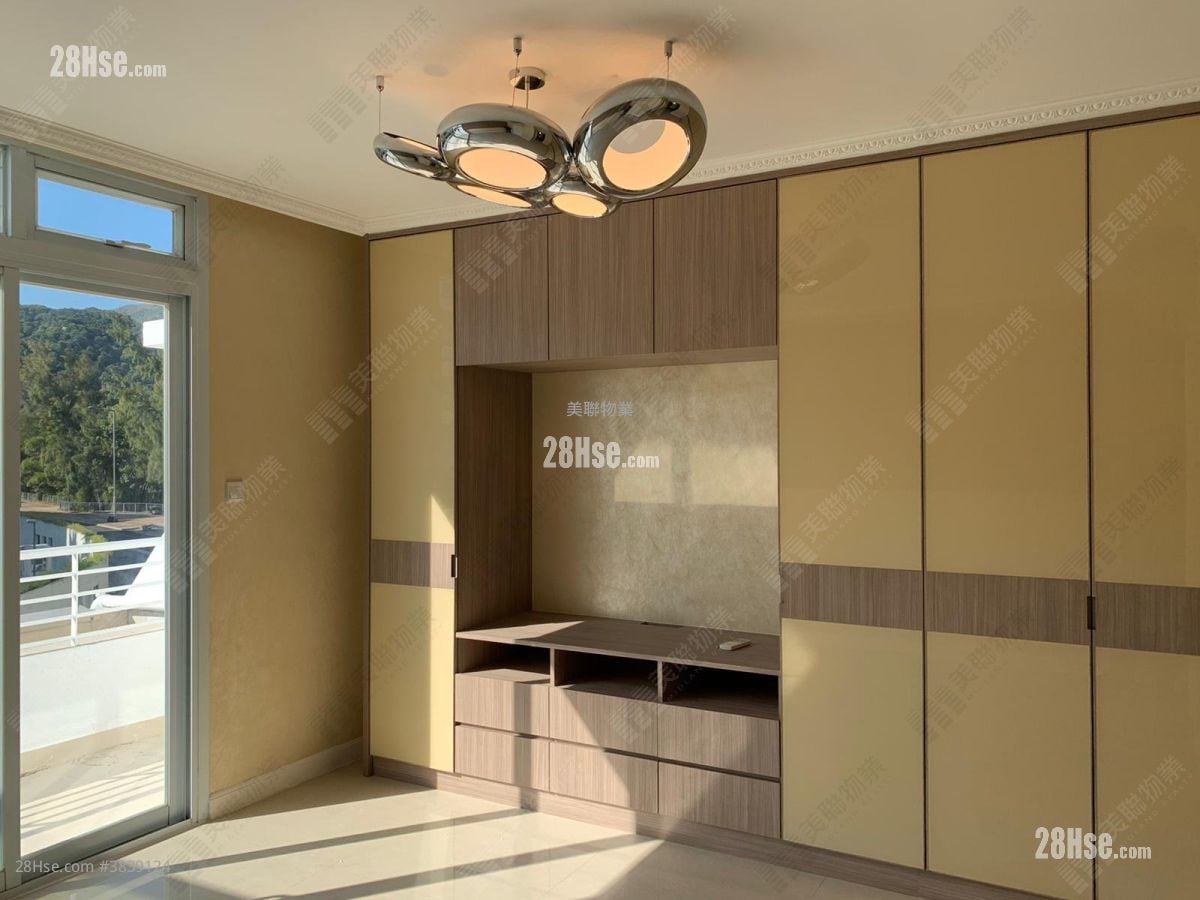 Ville De Jardin Sell 4 Bedrooms 1,742 ft²