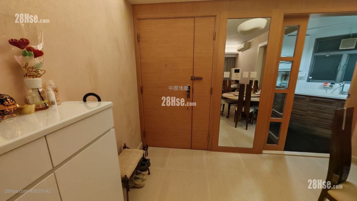Emerald Green Sell 4 Bedrooms 1,108 ft²