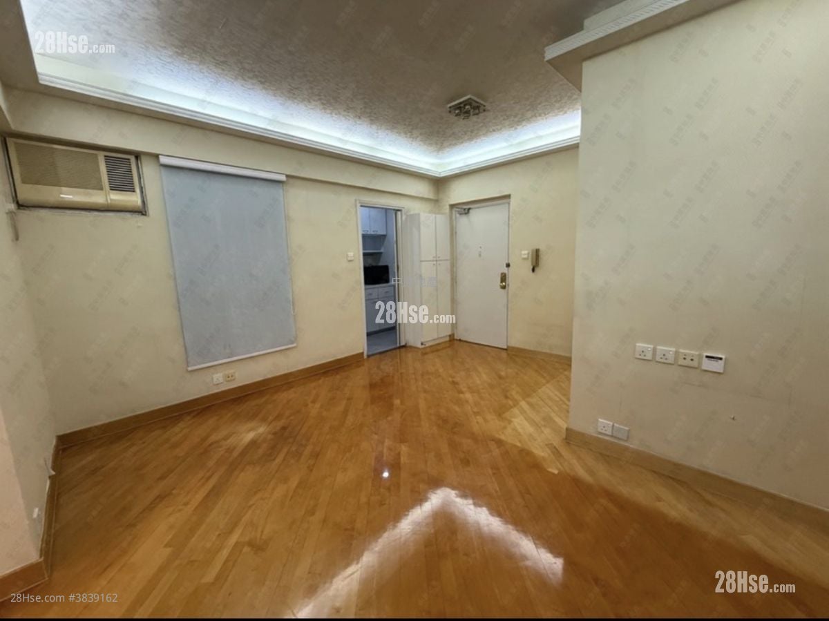 Kwai Chung Plaza Sell 3 Bedrooms , 1 Bathroom 493 ft²