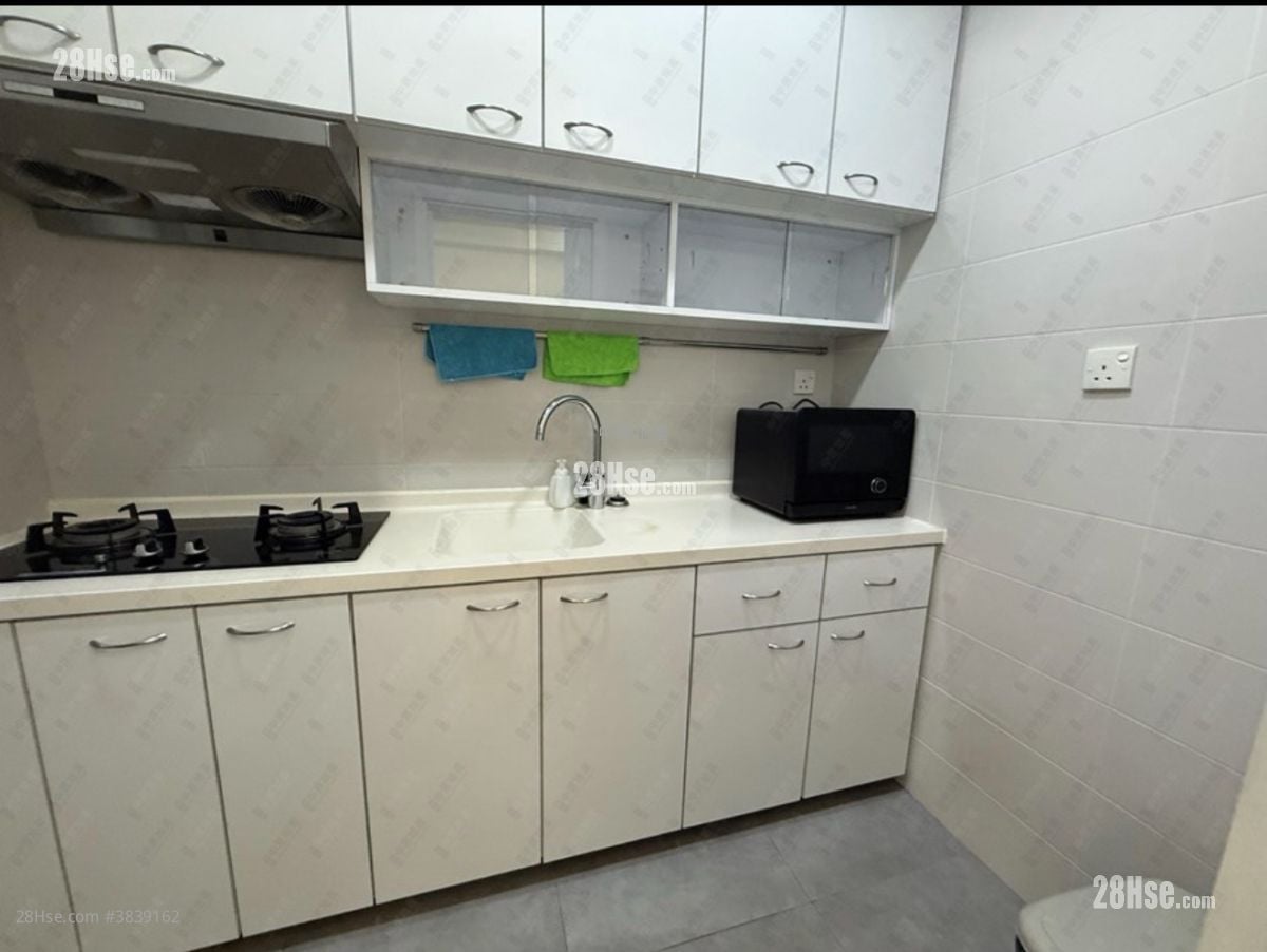 Kwai Chung Plaza Sell 3 Bedrooms , 1 Bathroom 493 ft²