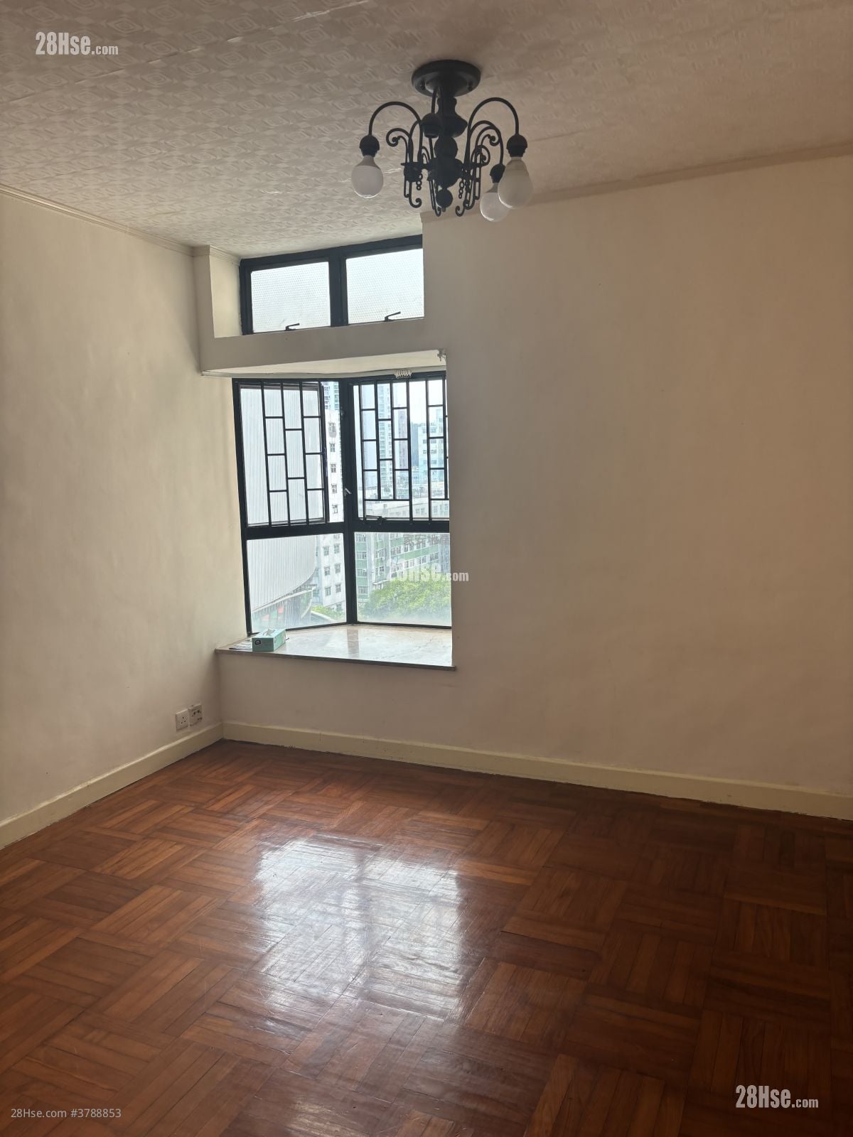 Crystal Park Sell 2 Bedrooms , 1 Bathroom 477 ft²
