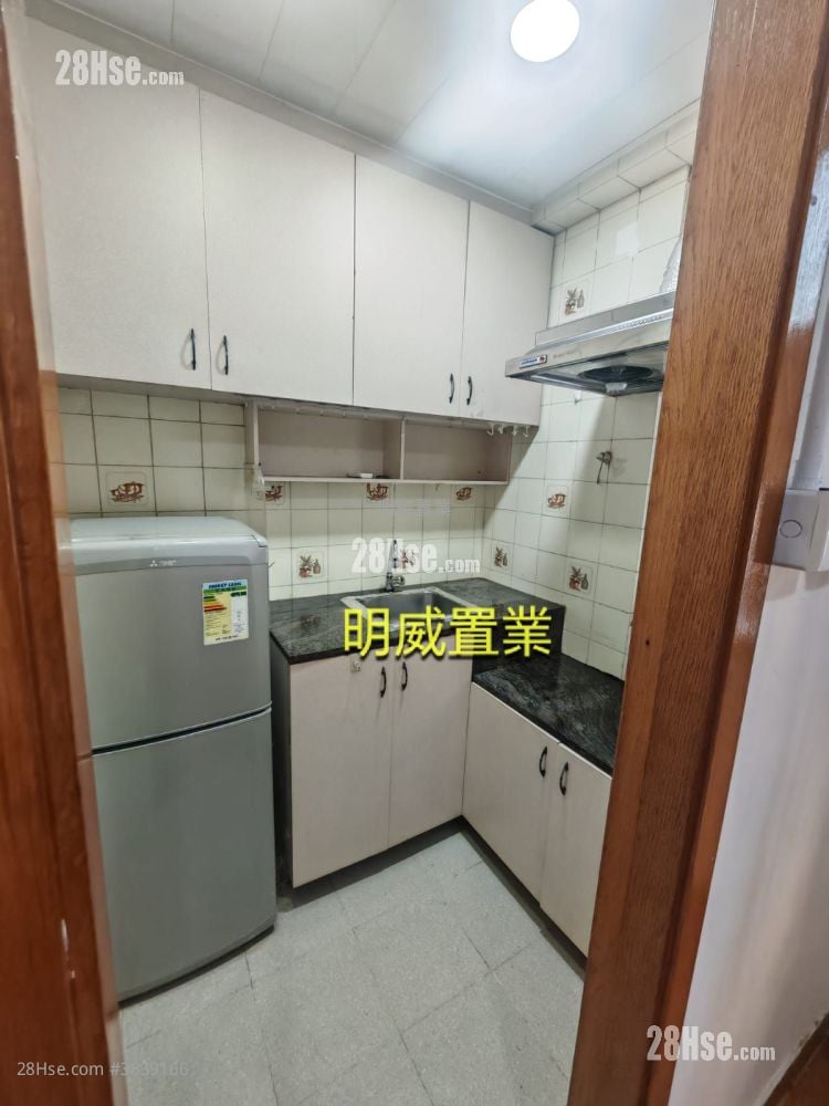 鸿威大厦 租盘 2 房 305 平方尺