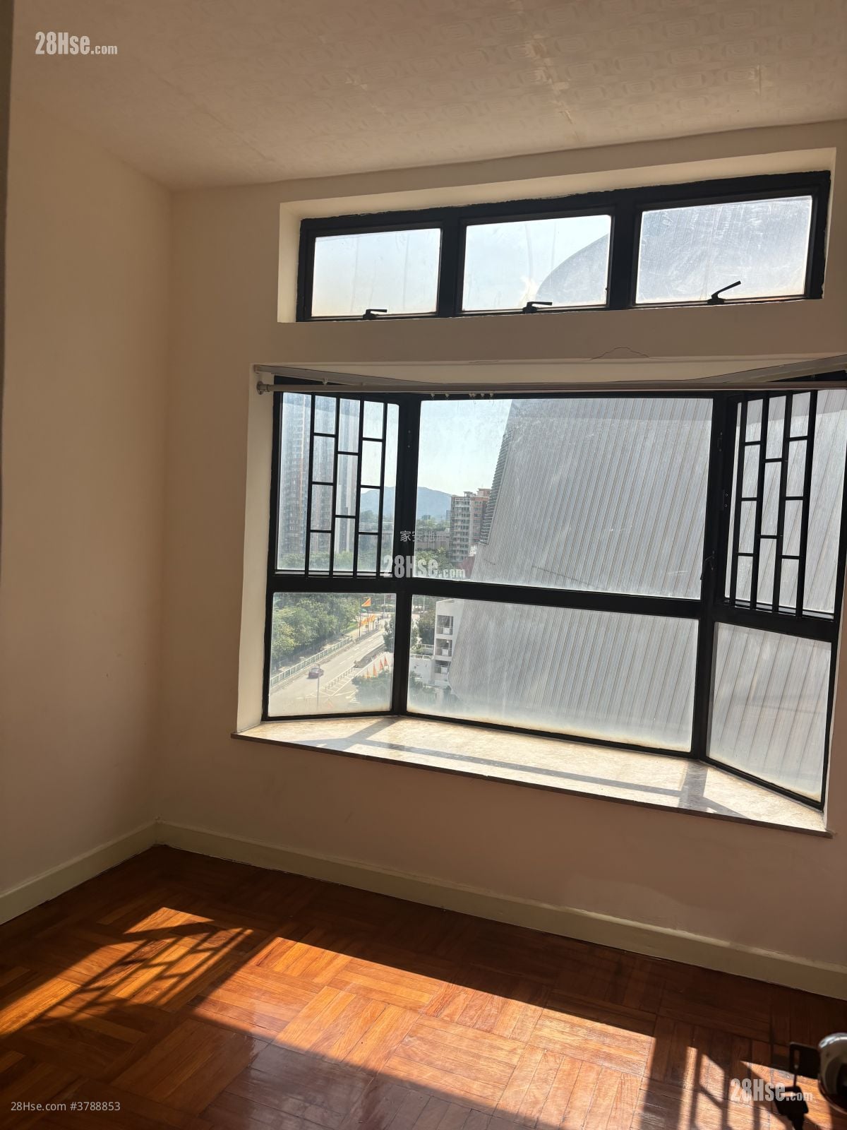 Crystal Park Sell 2 Bedrooms , 1 Bathroom 477 ft²
