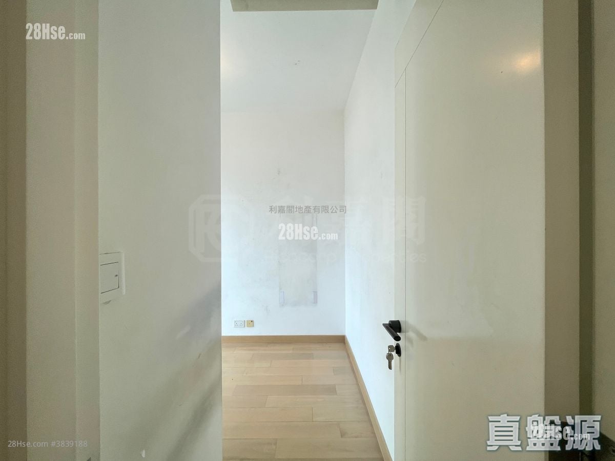 Savannah Sell 2 Bedrooms 487 ft²