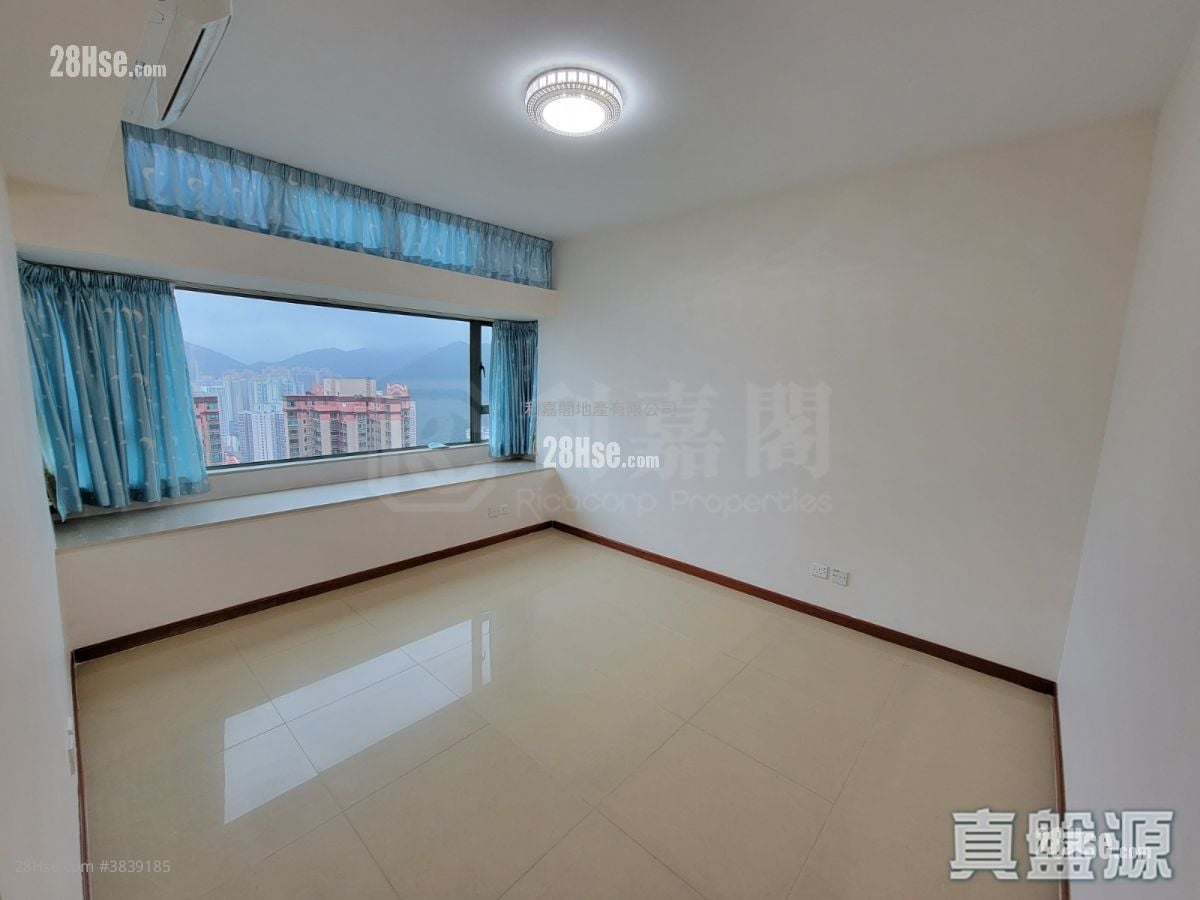 Residence Oasis Rental 4 Bedrooms , 3 Bathrooms 943 ft²