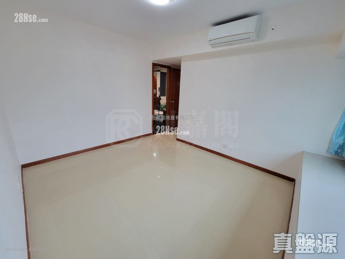 Residence Oasis Rental 4 Bedrooms , 3 Bathrooms 943 ft²