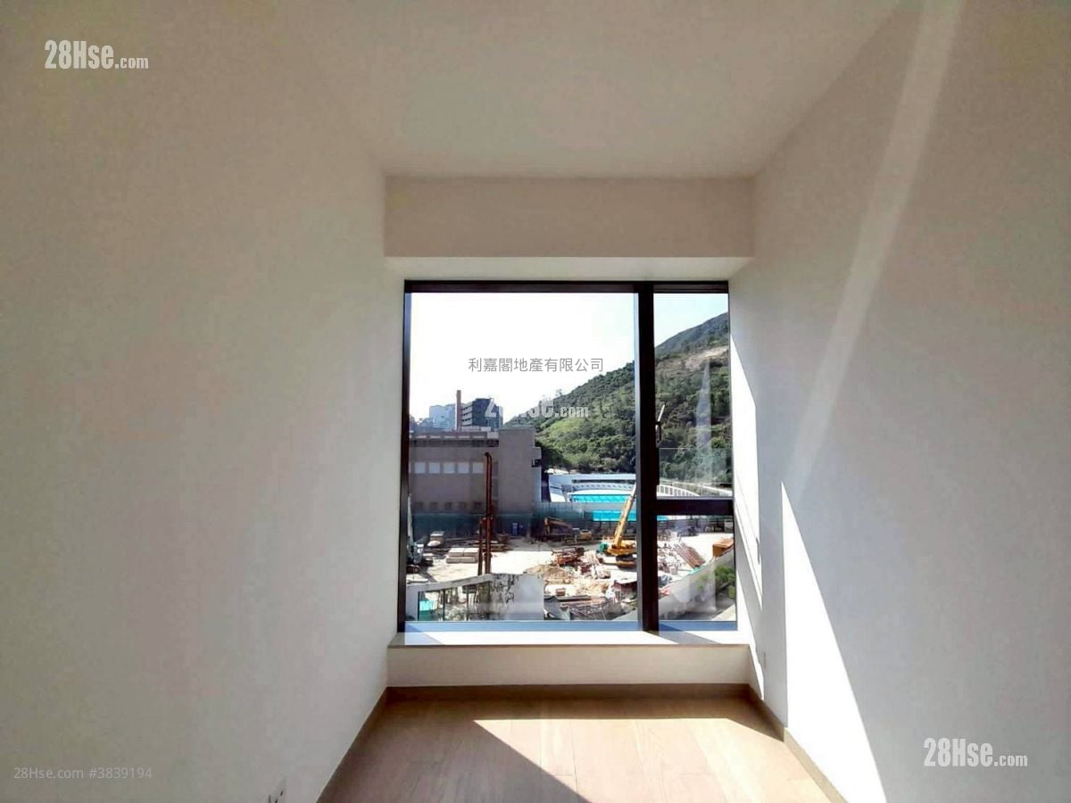 The Grand Marine Sell 2 Bedrooms , 1 Bathroom 410 ft²