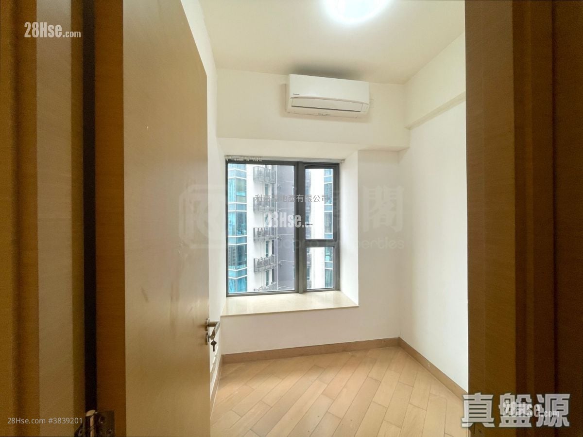 The Wings Rental 3 Bedrooms , 2 Bathrooms 693 ft²