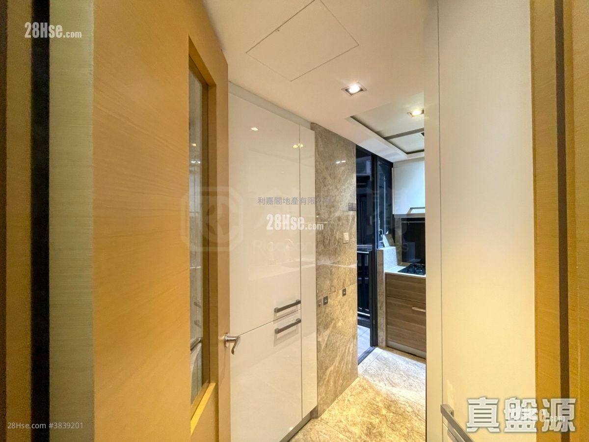 The Wings Rental 3 Bedrooms , 2 Bathrooms 693 ft²