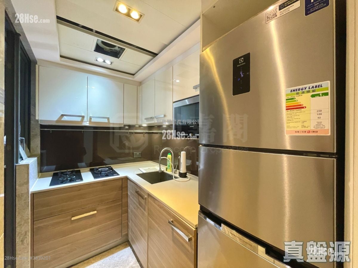 The Wings Rental 3 Bedrooms , 2 Bathrooms 693 ft²