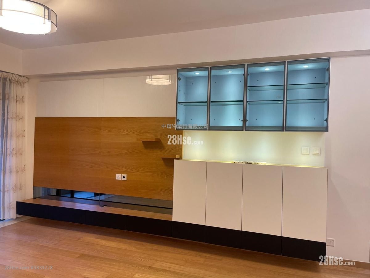 Dragons Range Rental 952 ft²