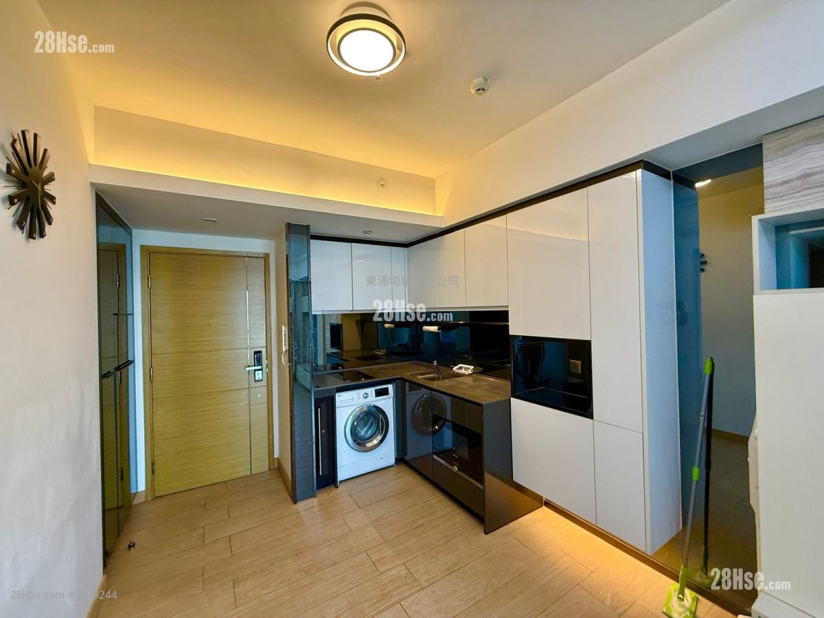 Century Link Sell 2 Bedrooms , 1 Bathroom 468 ft²