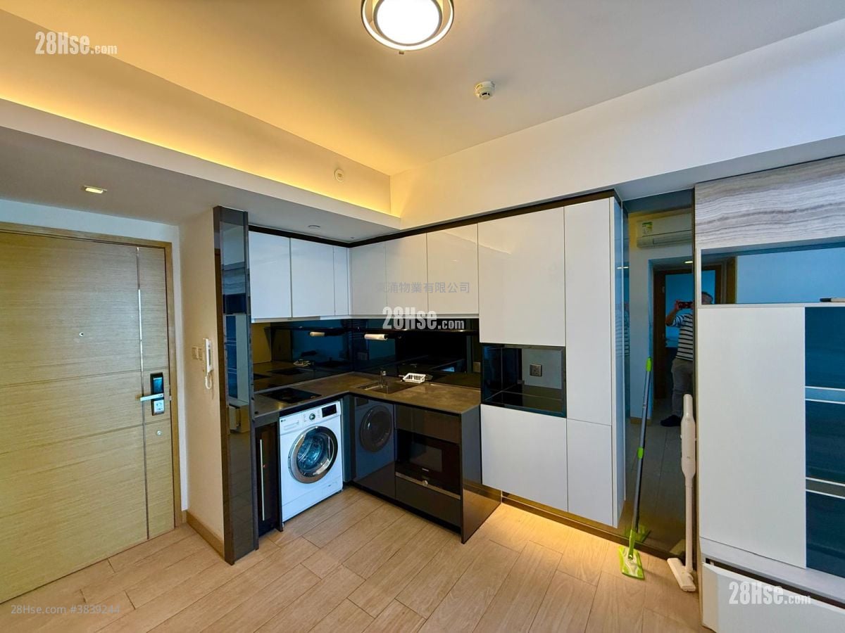 Century Link Sell 2 Bedrooms , 1 Bathroom 468 ft²