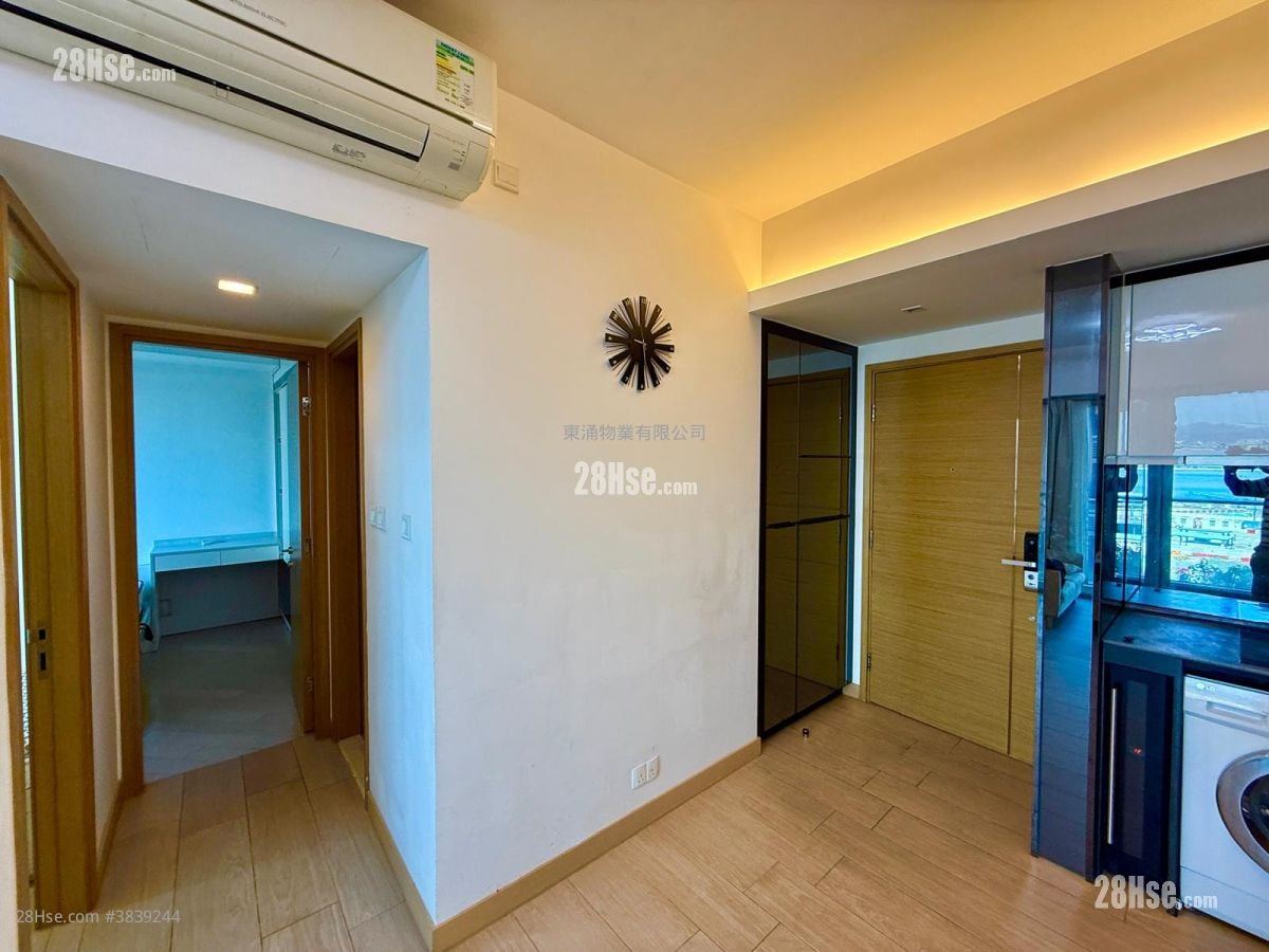 Century Link Sell 2 Bedrooms , 1 Bathroom 468 ft²