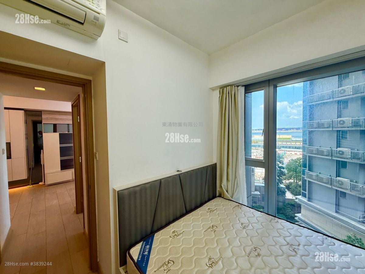 Century Link Sell 2 Bedrooms , 1 Bathroom 468 ft²