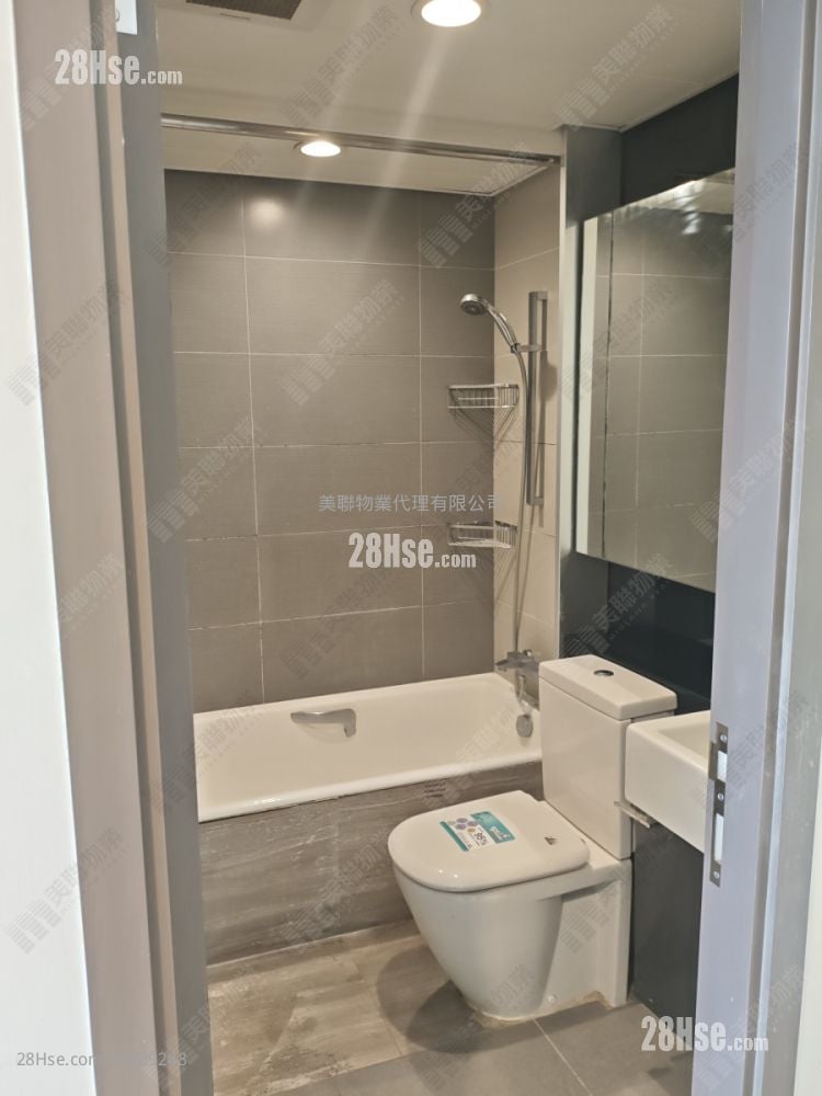 The Sparkle Sell 2 Bedrooms 515 ft²