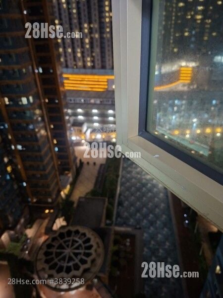 Harbour Place Sell 3 Bedrooms 593 ft²