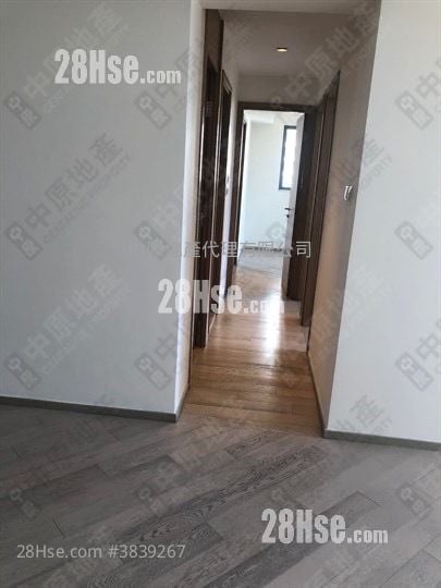 The Wings Rental 841 ft²