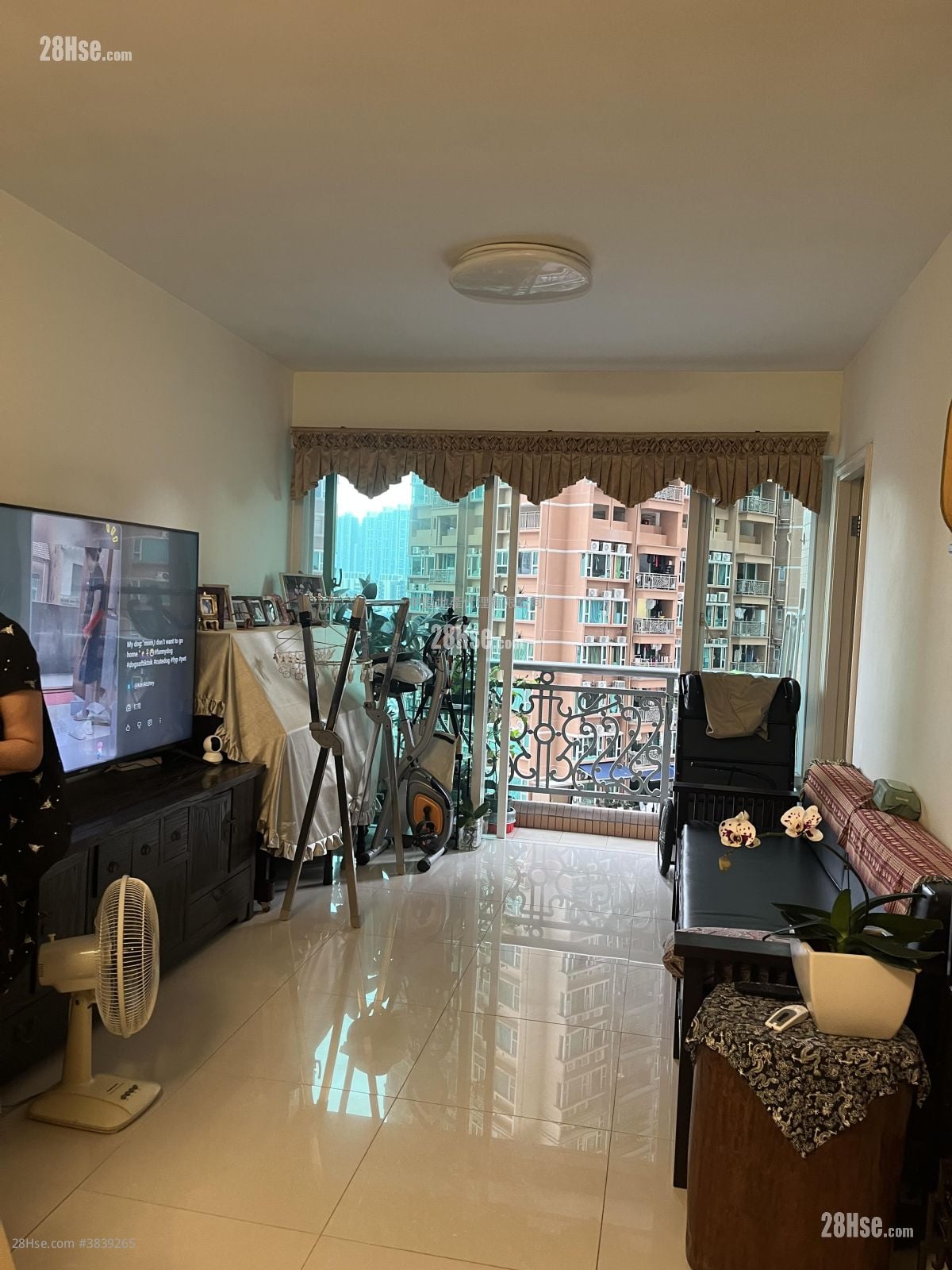 Metro Town Sell 3 Bedrooms 650 ft²