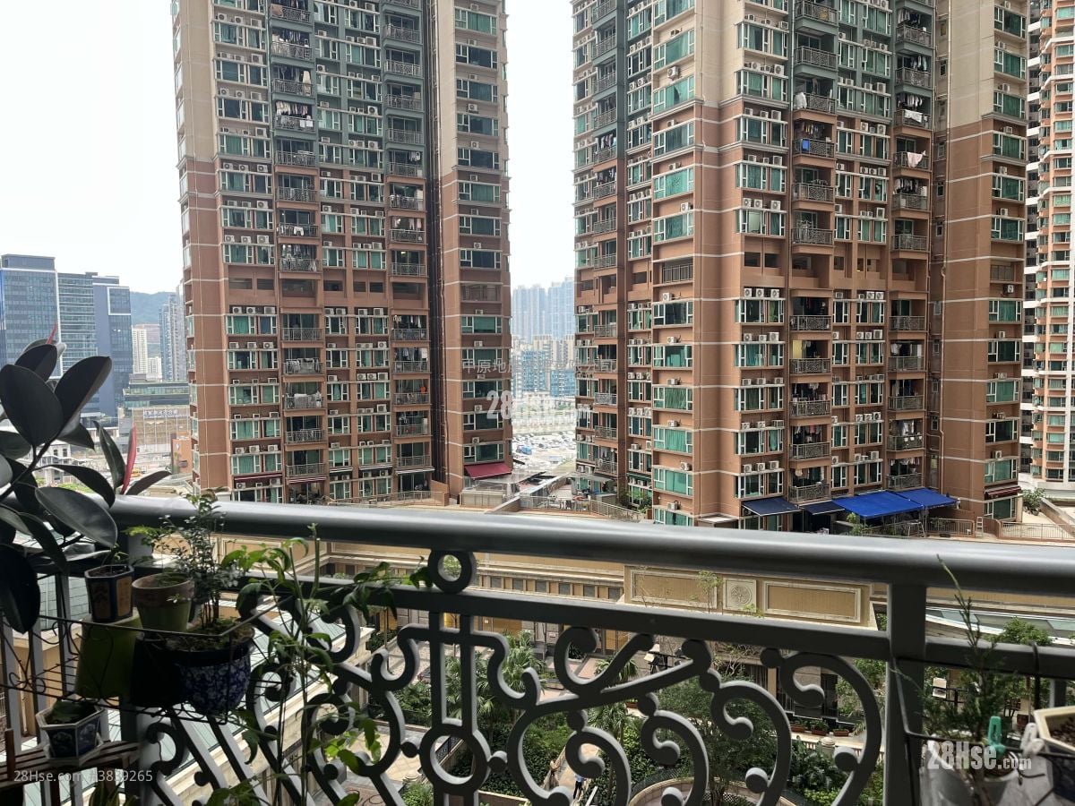 Metro Town Sell 3 Bedrooms 650 ft²