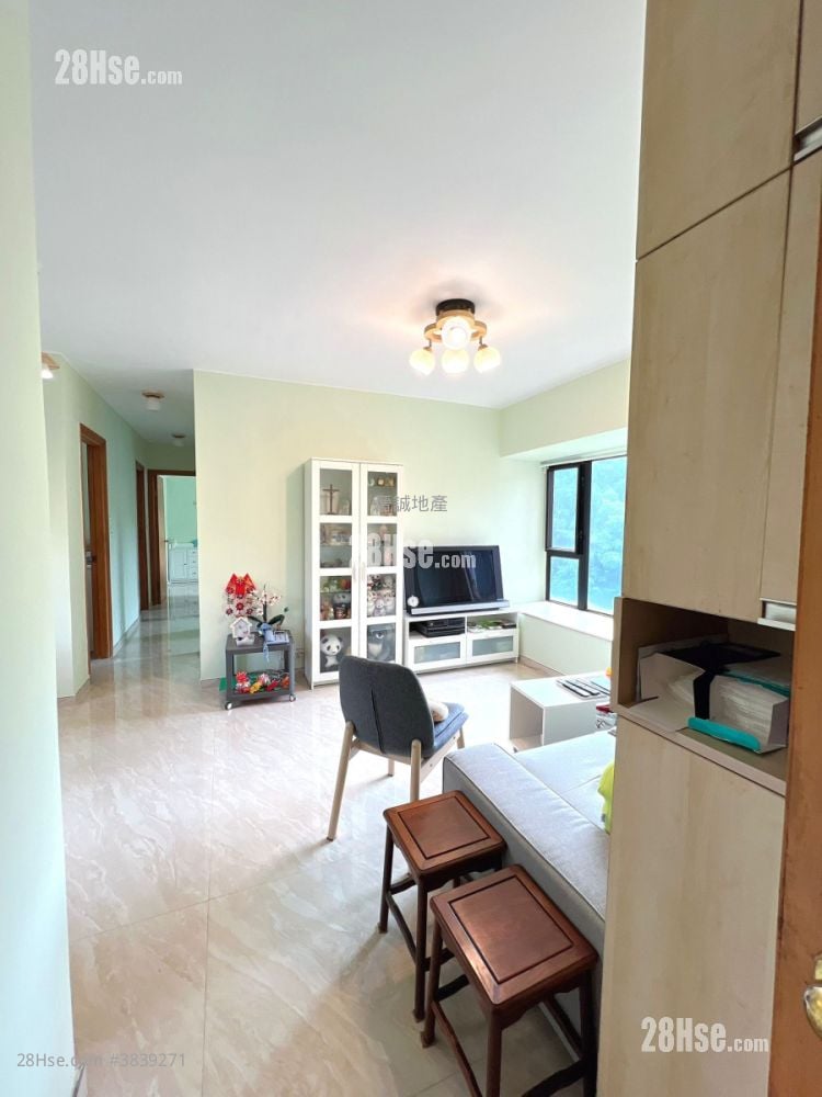 Villa Sapphire Sell 4 Bedrooms , 2 Bathrooms 702 ft²