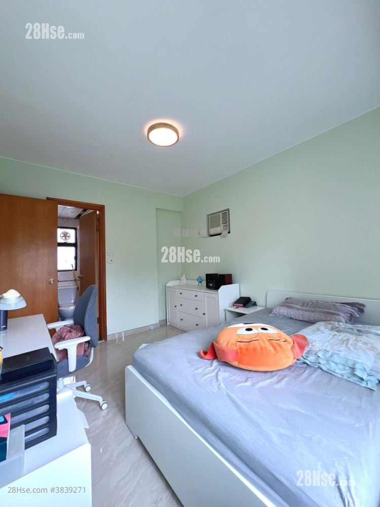 Villa Sapphire Sell 4 Bedrooms , 2 Bathrooms 702 ft²
