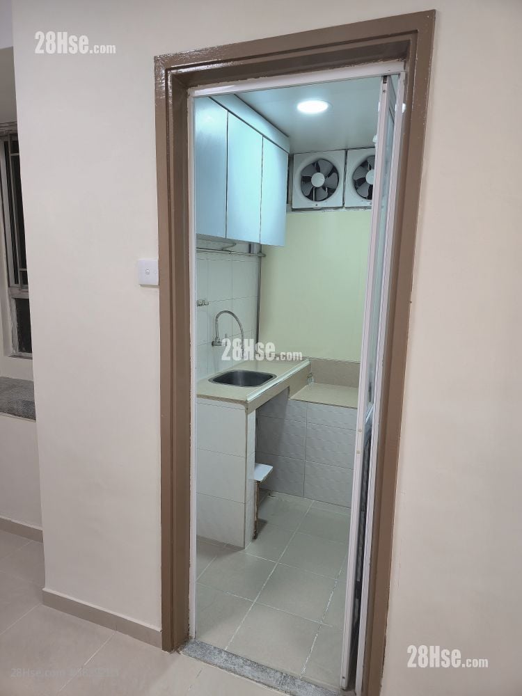 King Moon Heights Rental 2 Bedrooms , 1 Bathroom 309 ft²
