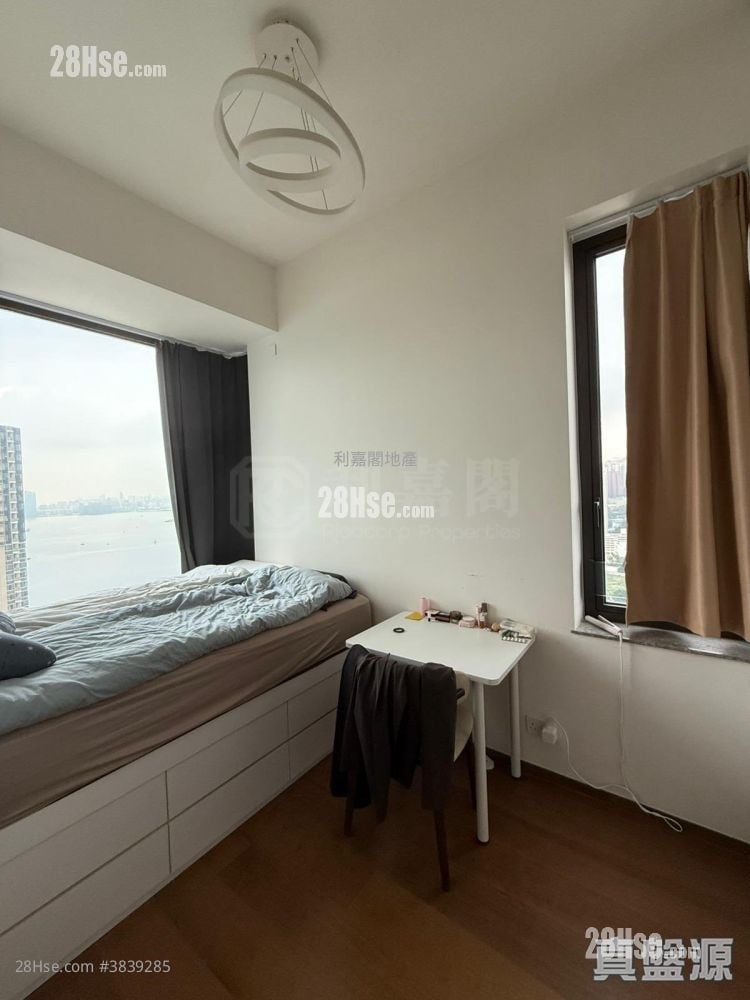 Maya Sell 2 Bedrooms , 1 Bathroom 547 ft²