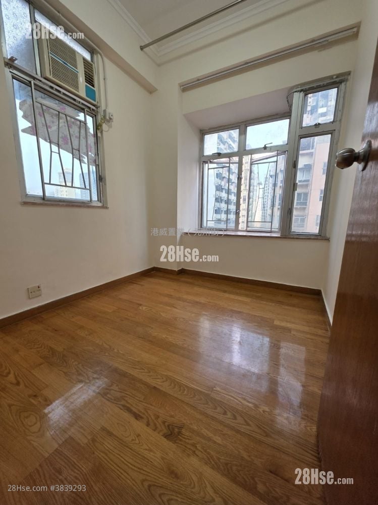 Hung Wai Building Rental 2 Bedrooms 305 ft²