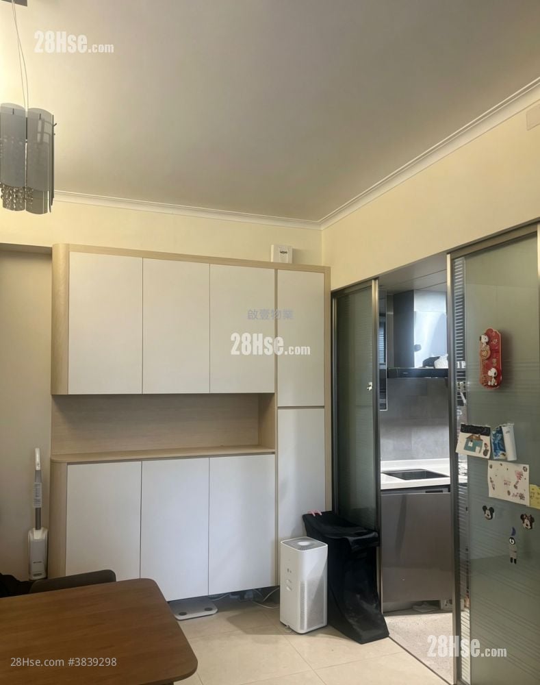 The Capitol Sell 2 Bedrooms , 1 Bathroom 517 ft²