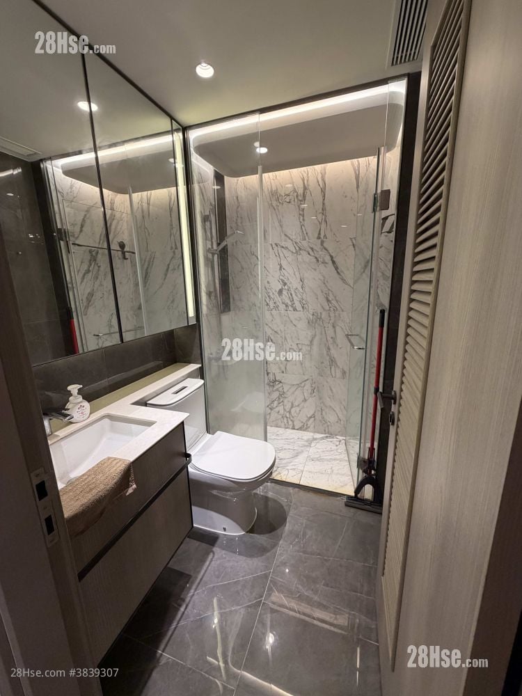 Le Pont Rental 4 Bedrooms , 2 Bathrooms 797 ft²